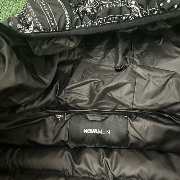 Puffer Jacket Paisley from Fashion Nova   SIZE : L - Picture 5 of 5